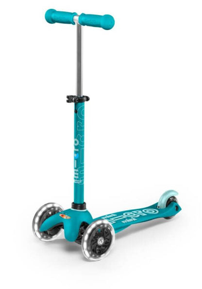 Patinete Mini Deluxe LED AQUA – Micro